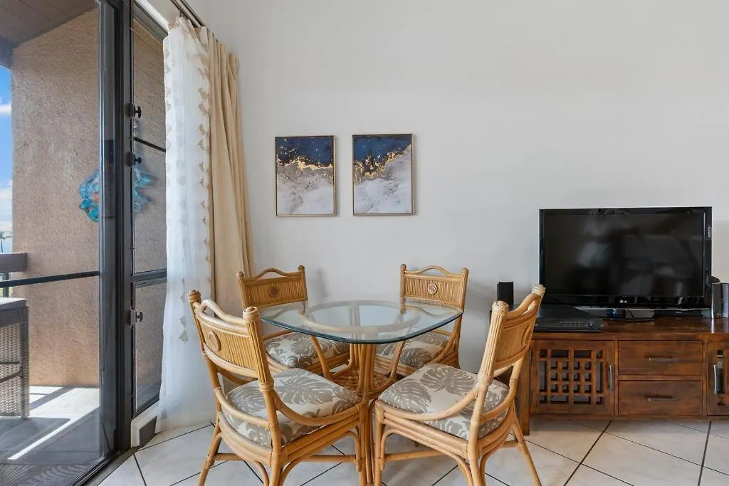 Ocean View Condo, Walk To Beach, Cafes & Shops Kihei Apartment